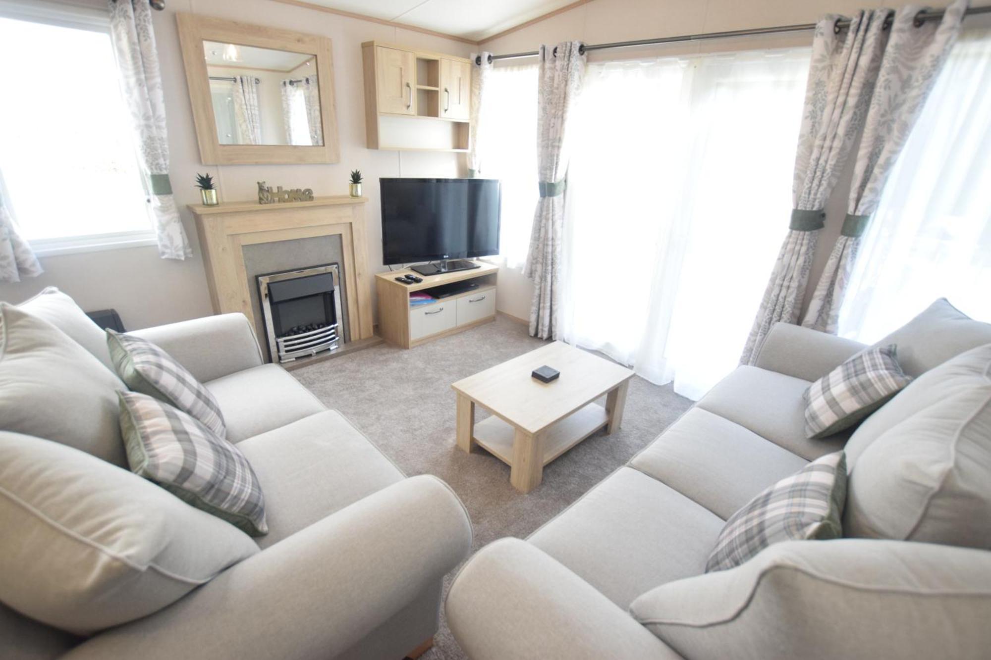 3 Bedroom Caravan Mc34, Lower Hyde, Shanklin, Isle Of Wight * Shanklin