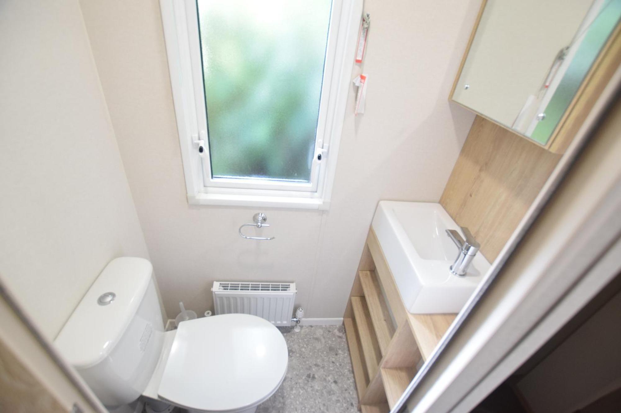 3 Bedroom Caravan Mc34, Lower Hyde, Shanklin, Isle Of Wight *